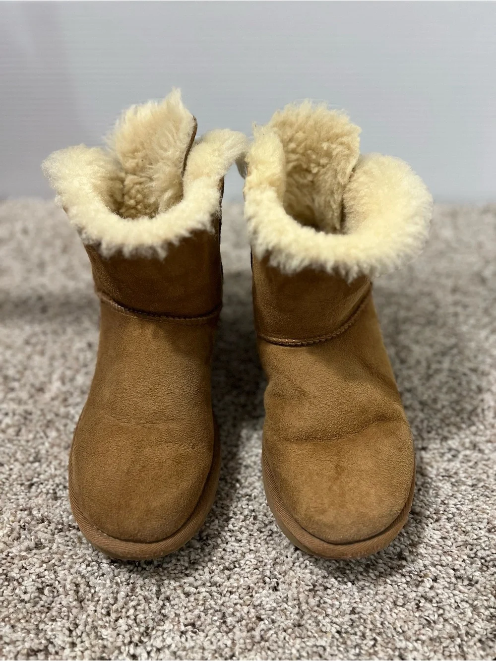 UGG Women’s Classic Short Boot - Chestnut with Cream Shearling